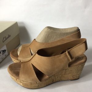 Clark’s caslynn lizzie leather wedge sandals 6